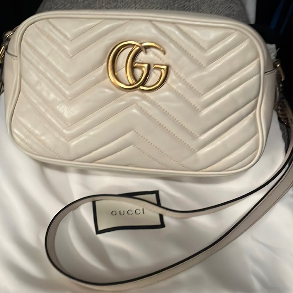 Gorgeous Authentic Gucci Marmont Double G White Crossbody small camera bag! Nice